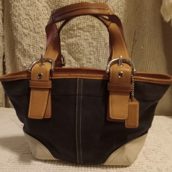 Authentic Coach bag. - Picture 4 of 4